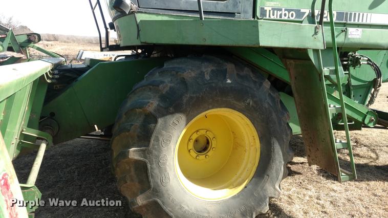 image for item DB0860 1979 John Deere 7720 RWA combine