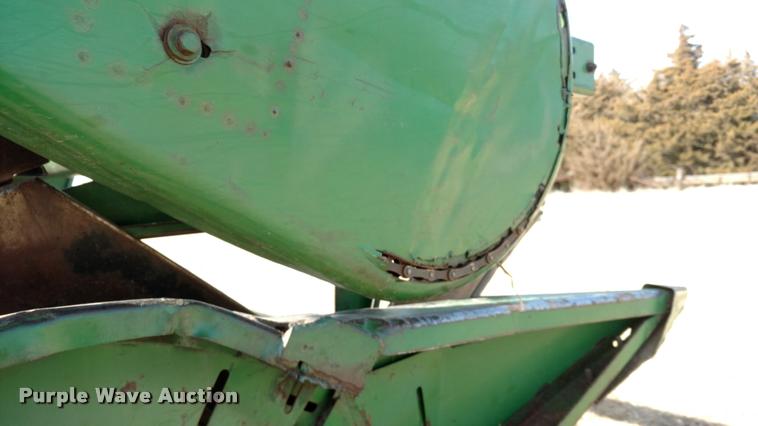 image for item DB0860 1979 John Deere 7720 RWA combine