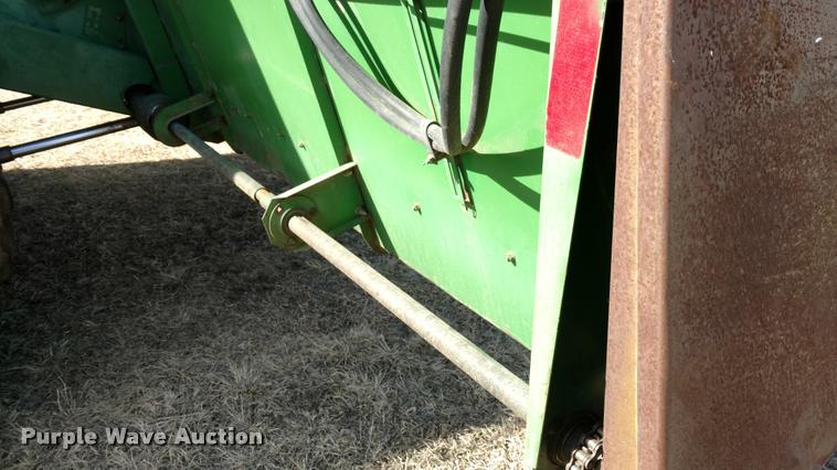 image for item DB0860 1979 John Deere 7720 RWA combine