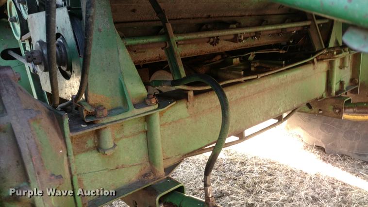 image for item DB0860 1979 John Deere 7720 RWA combine