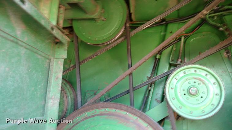 image for item DB0860 1979 John Deere 7720 RWA combine