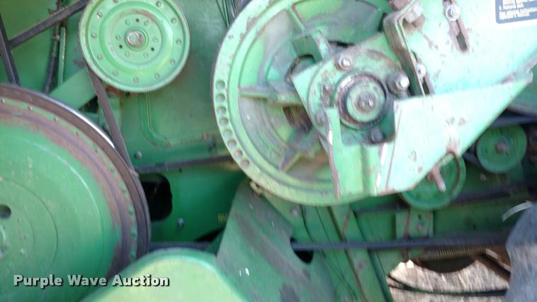 image for item DB0860 1979 John Deere 7720 RWA combine