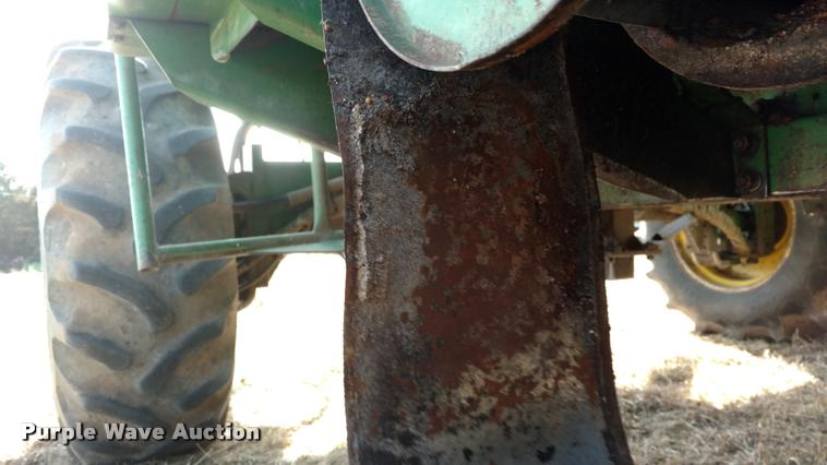 image for item DB0860 1979 John Deere 7720 RWA combine