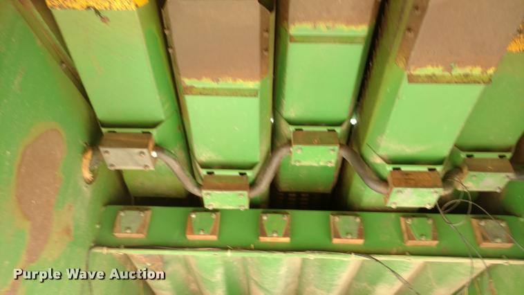 image for item DB0860 1979 John Deere 7720 RWA combine