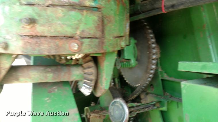 image for item DB0860 1979 John Deere 7720 RWA combine