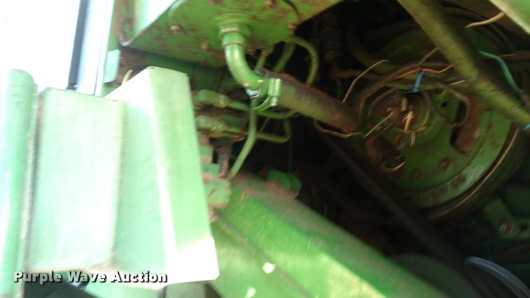 image for item DB0860 1979 John Deere 7720 RWA combine