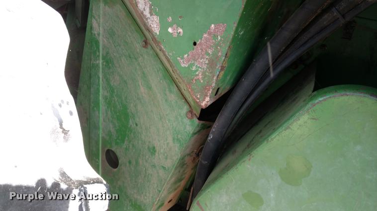 image for item DB0860 1979 John Deere 7720 RWA combine