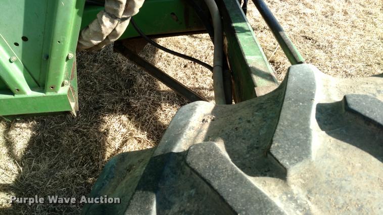 image for item DB0860 1979 John Deere 7720 RWA combine