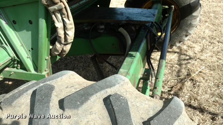 image for item DB0860 1979 John Deere 7720 RWA combine