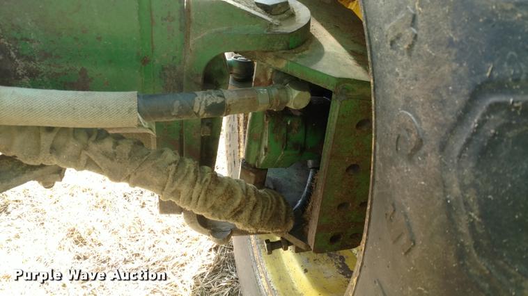 image for item DB0860 1979 John Deere 7720 RWA combine