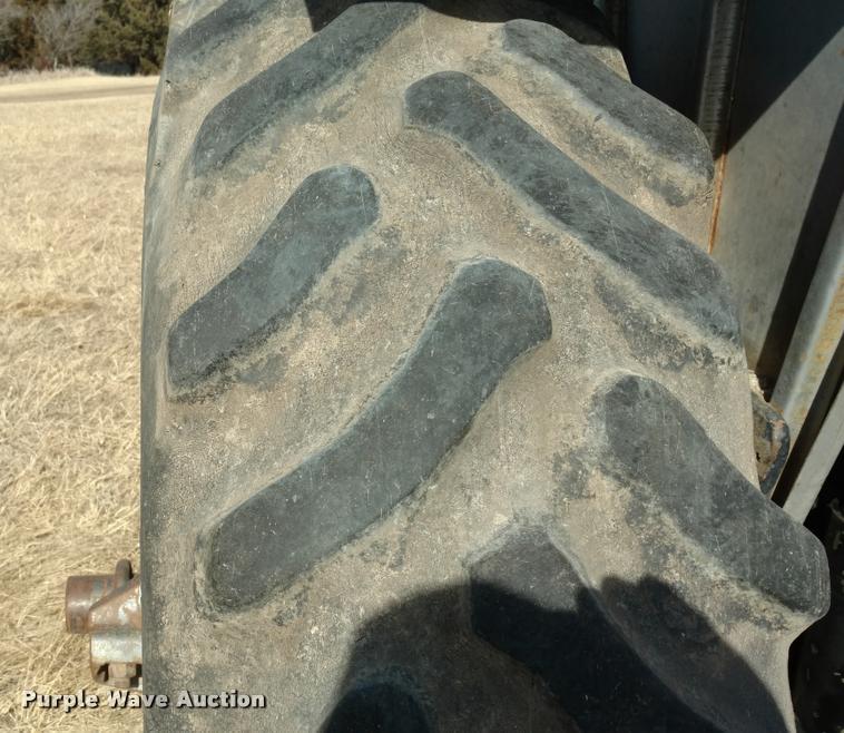 image for item DB0861 1978 White 2-105 tractor