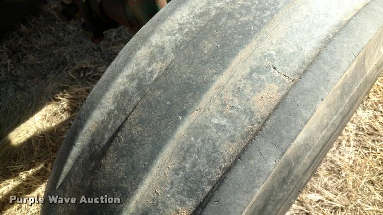 image for item DB0861 1978 White 2-105 tractor
