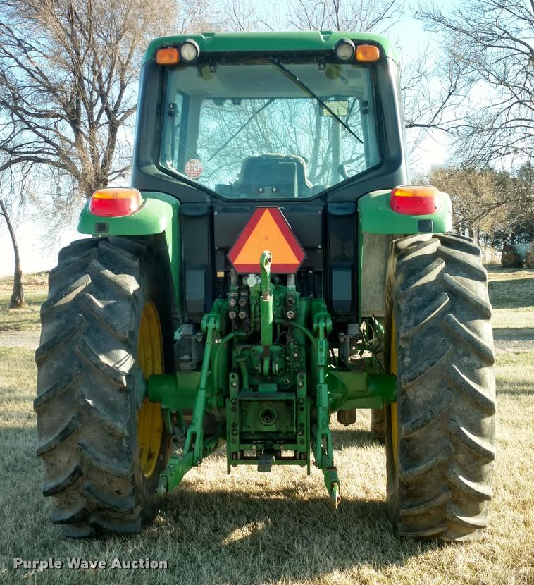 image for item DB0882 2010 John Deere 7130 MFWD tractor