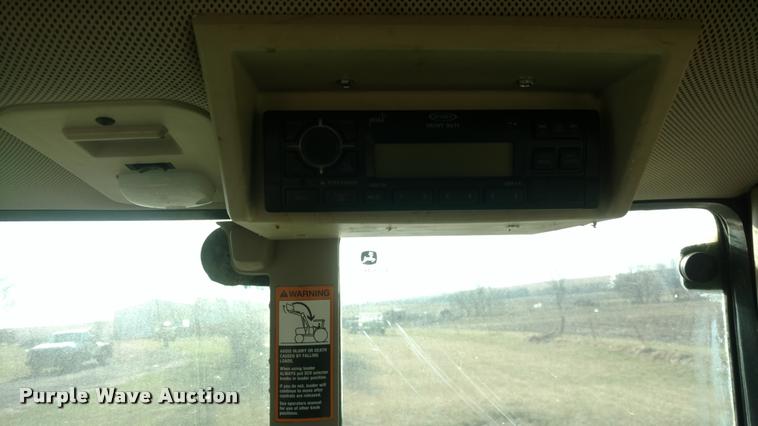 image for item DB0882 2010 John Deere 7130 MFWD tractor