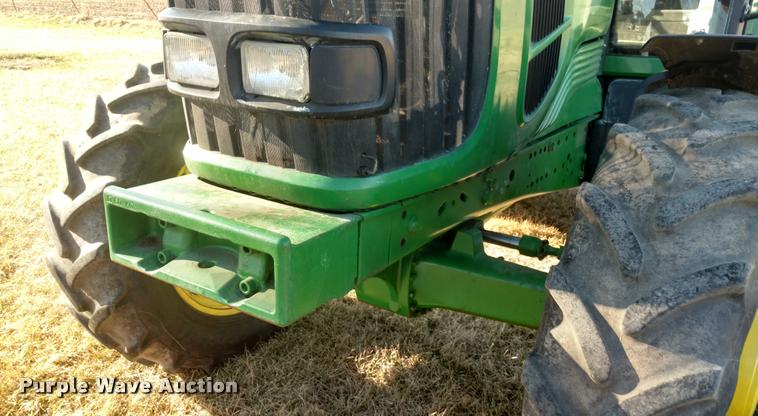 image for item DB0882 2010 John Deere 7130 MFWD tractor