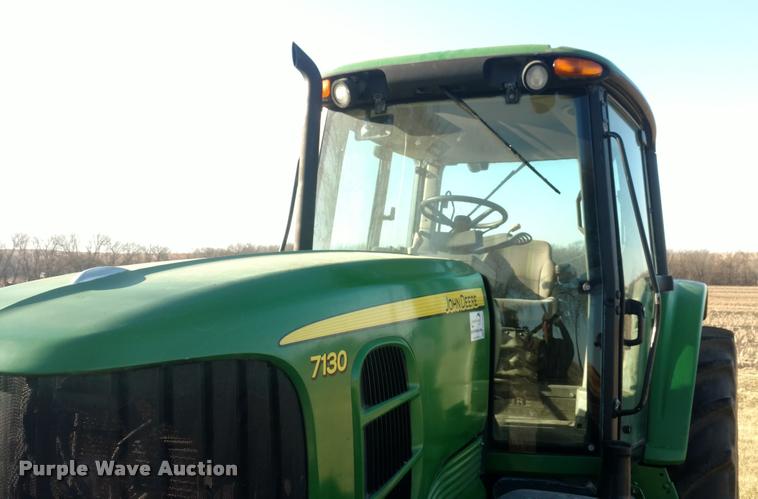 image for item DB0882 2010 John Deere 7130 MFWD tractor