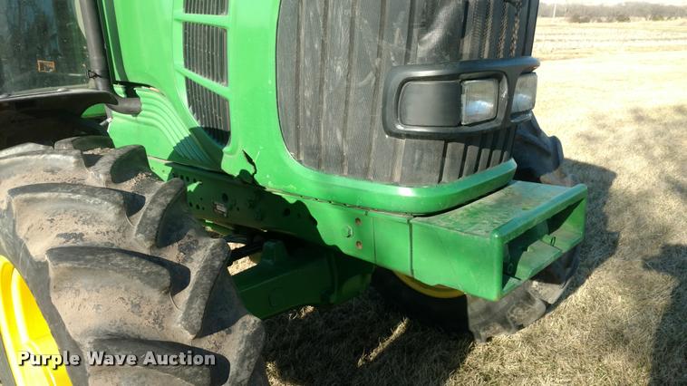 image for item DB0882 2010 John Deere 7130 MFWD tractor