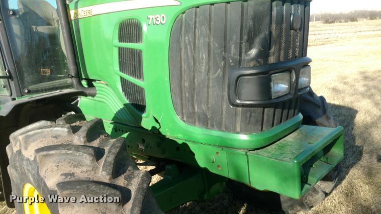 image for item DB0882 2010 John Deere 7130 MFWD tractor