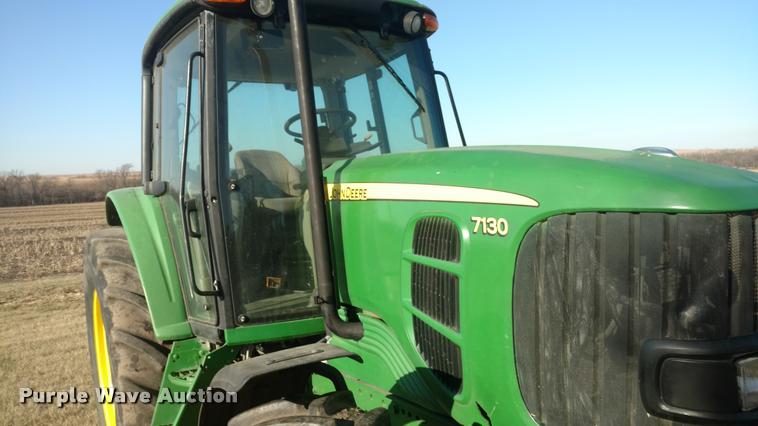 image for item DB0882 2010 John Deere 7130 MFWD tractor