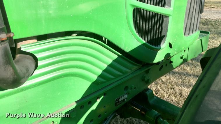 image for item DB0882 2010 John Deere 7130 MFWD tractor