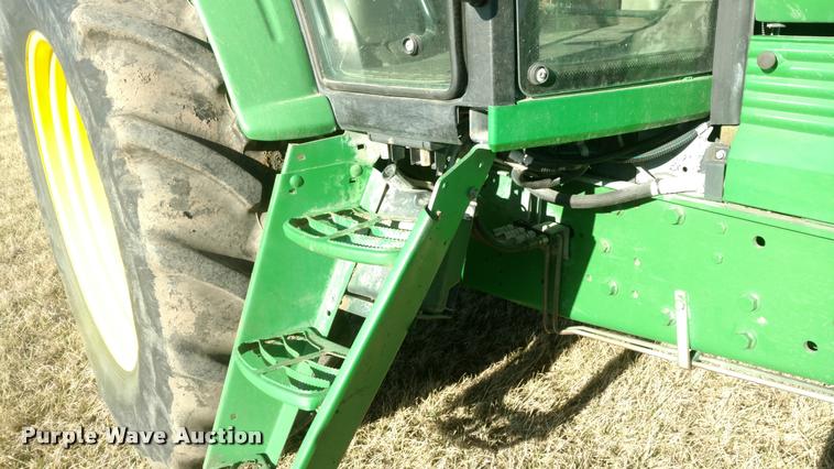 image for item DB0882 2010 John Deere 7130 MFWD tractor