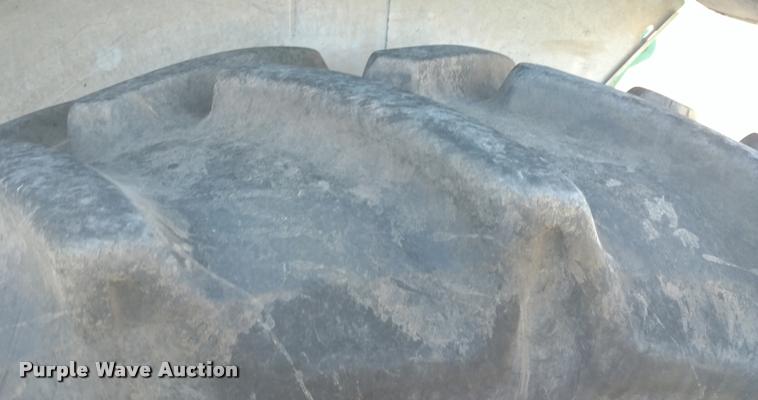 image for item DB0882 2010 John Deere 7130 MFWD tractor