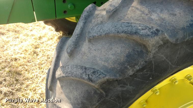 image for item DB0882 2010 John Deere 7130 MFWD tractor