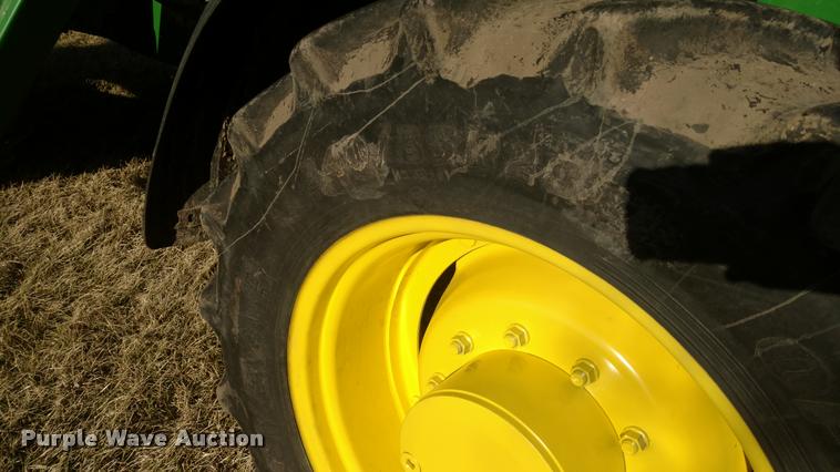 image for item DB0882 2010 John Deere 7130 MFWD tractor