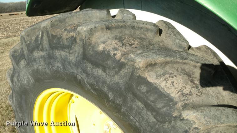 image for item DB0882 2010 John Deere 7130 MFWD tractor