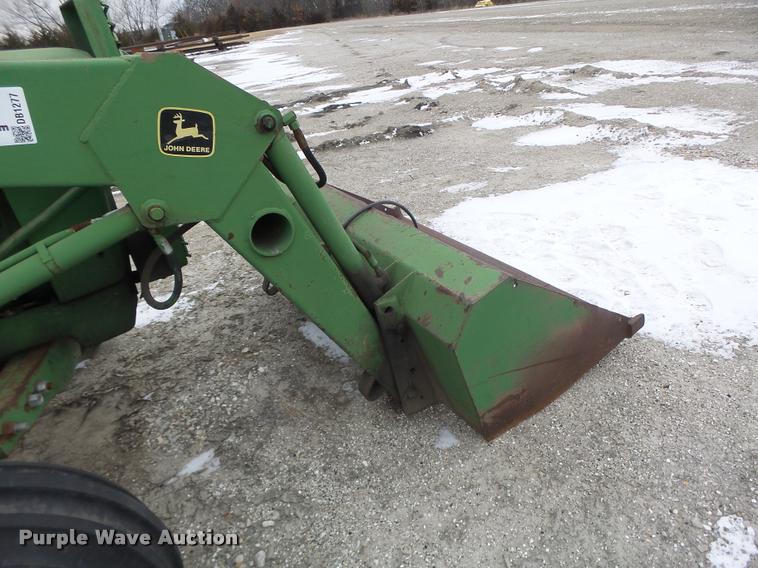 image for item DB1277 John Deere 830 tractor