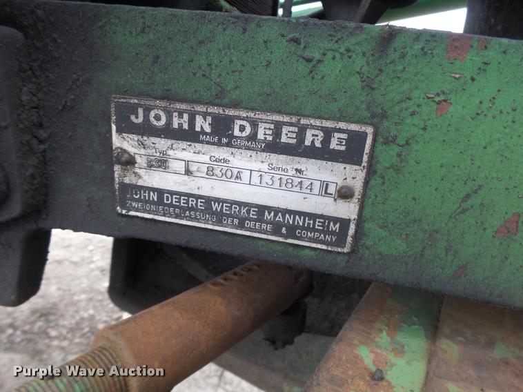 image for item DB1277 John Deere 830 tractor