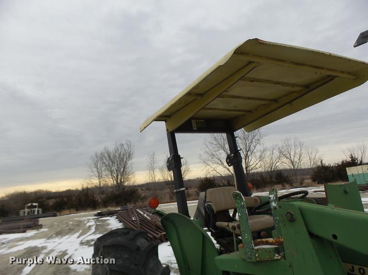 image for item DB1277 John Deere 830 tractor