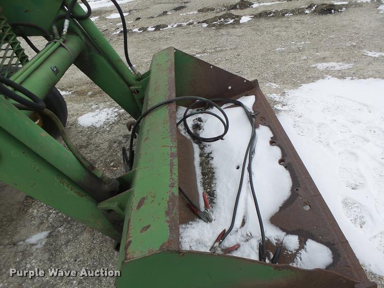 image for item DB1277 John Deere 830 tractor