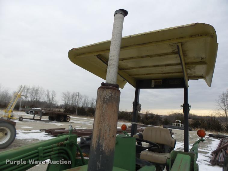 image for item DB1277 John Deere 830 tractor