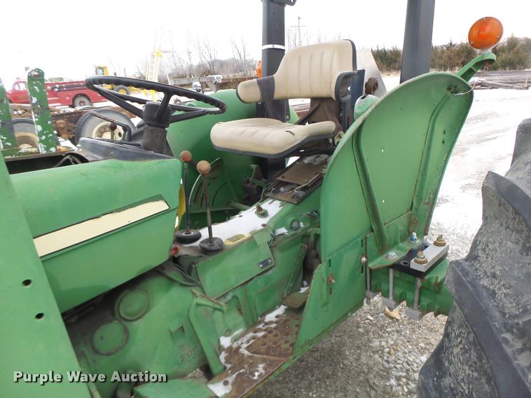 image for item DB1277 John Deere 830 tractor