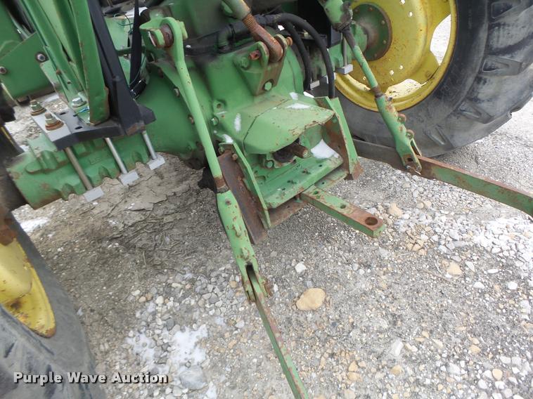 image for item DB1277 John Deere 830 tractor