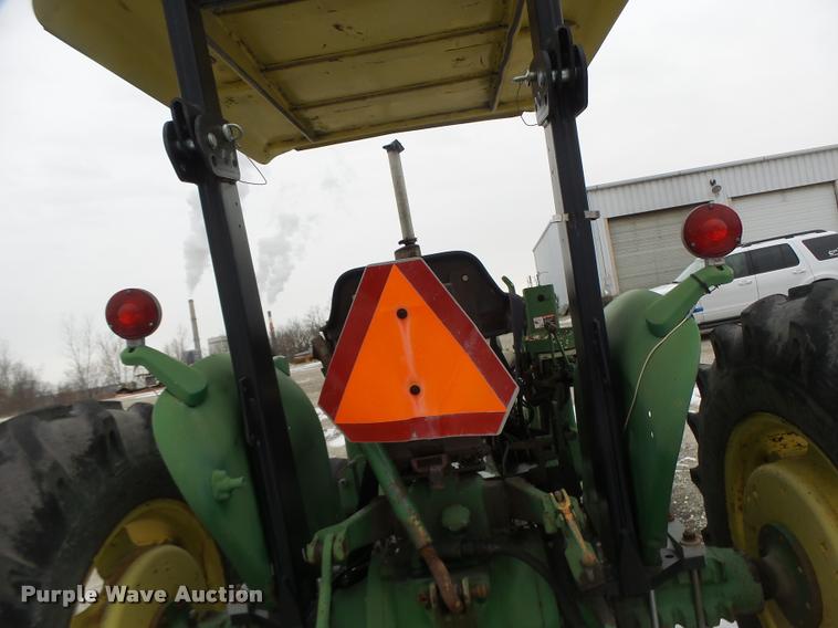 image for item DB1277 John Deere 830 tractor