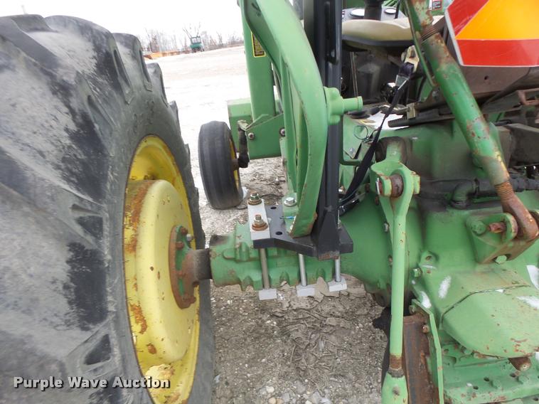image for item DB1277 John Deere 830 tractor