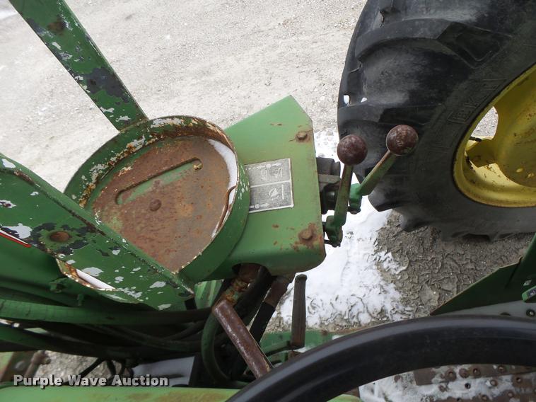 image for item DB1277 John Deere 830 tractor