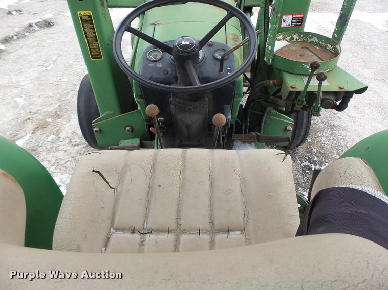 image for item DB1277 John Deere 830 tractor