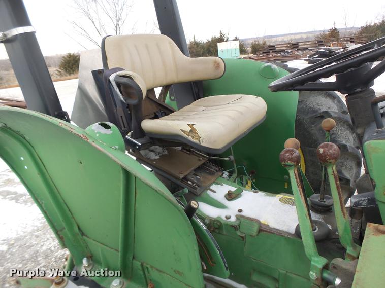 image for item DB1277 John Deere 830 tractor