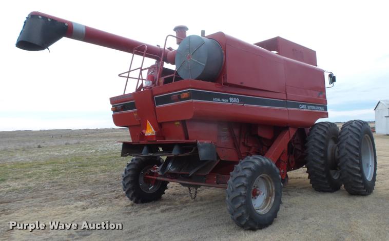 image for item DB1908 1992 Case IH 1680 Axial-Flow combine and head