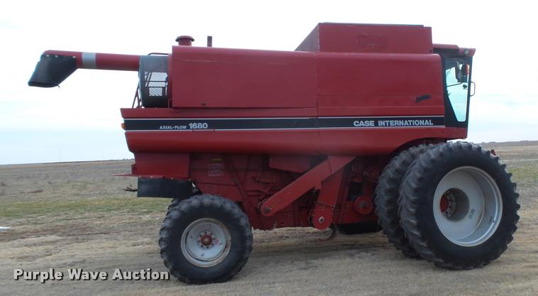 image for item DB1908 1992 Case IH 1680 Axial-Flow combine and head