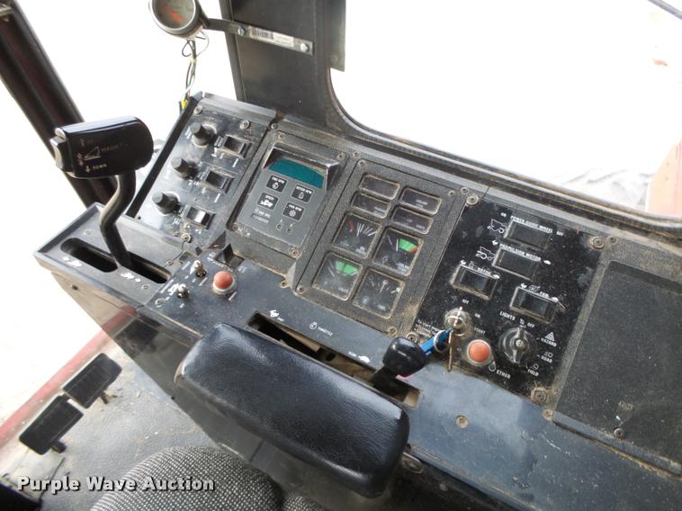 image for item DB1908 1992 Case IH 1680 Axial-Flow combine and head