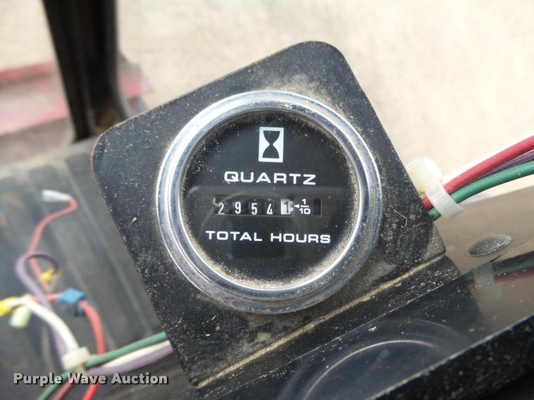 image for item DB1908 1992 Case IH 1680 Axial-Flow combine and head