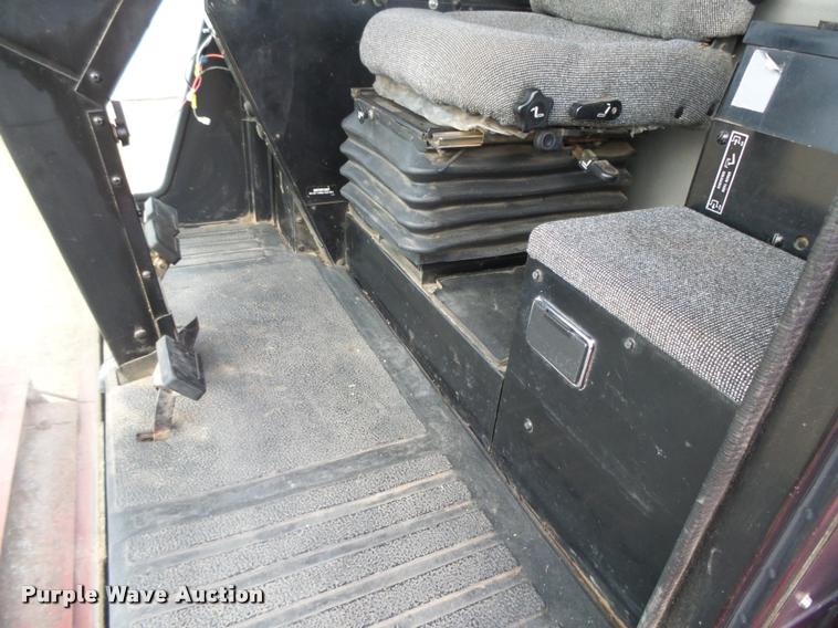 image for item DB1908 1992 Case IH 1680 Axial-Flow combine and head