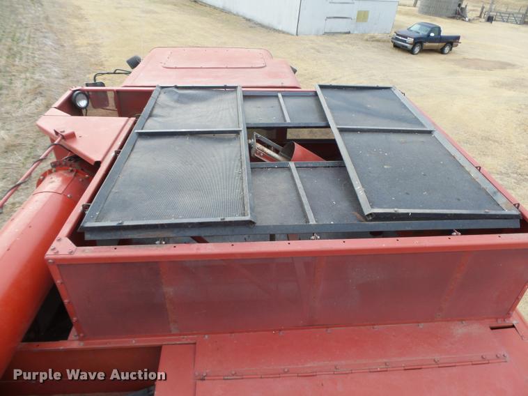 image for item DB1908 1992 Case IH 1680 Axial-Flow combine and head