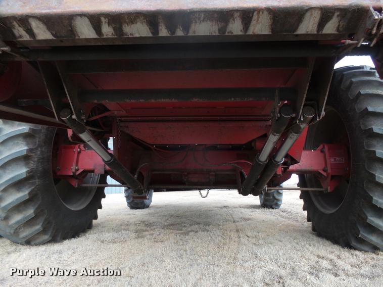 image for item DB1908 1992 Case IH 1680 Axial-Flow combine and head