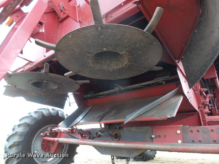 image for item DB1908 1992 Case IH 1680 Axial-Flow combine and head