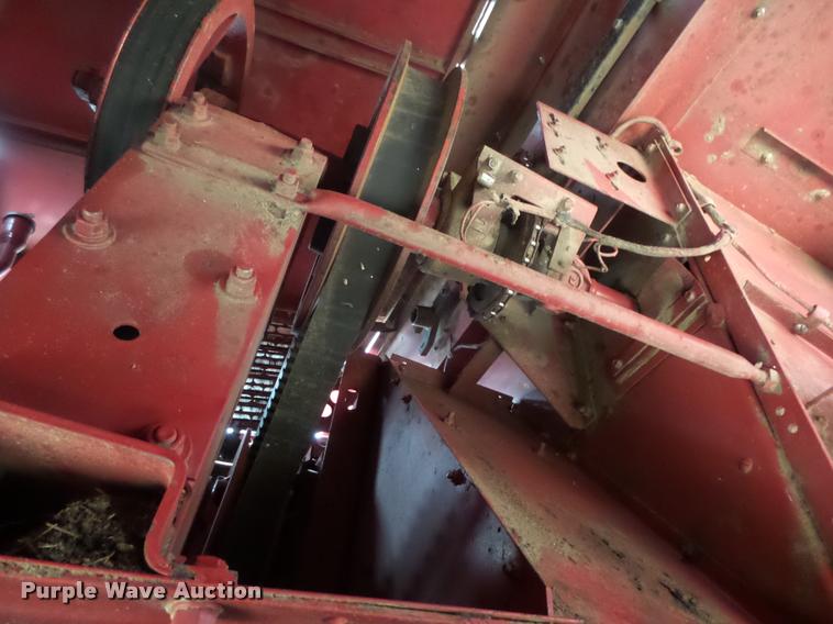 image for item DB1908 1992 Case IH 1680 Axial-Flow combine and head